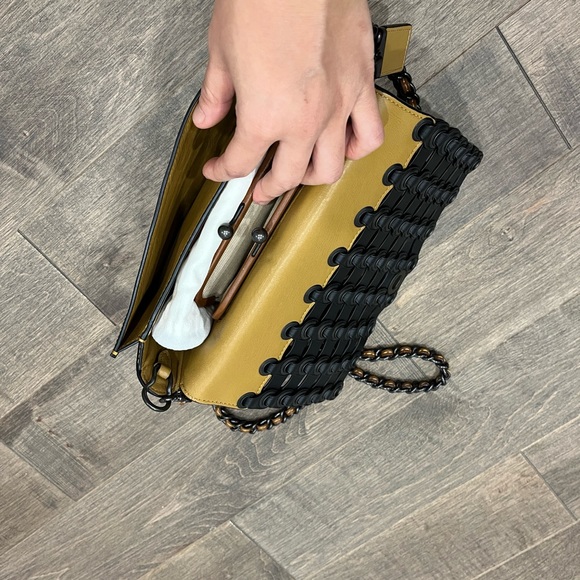 Coach Dinky - Picture 5 of 8